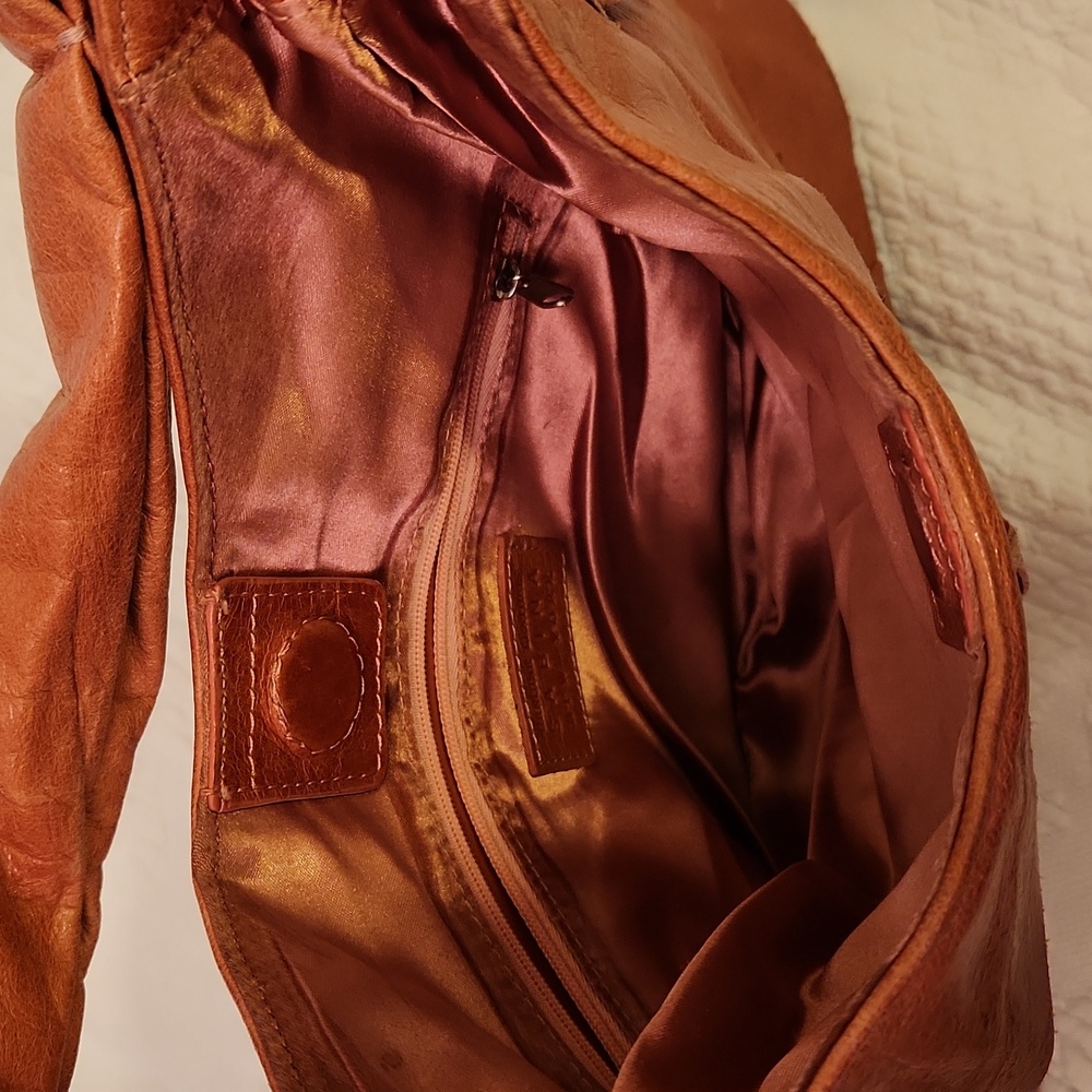 Sabina New York Layered Terracotta Leather Shoulder Bag - Picture 3 of 10
